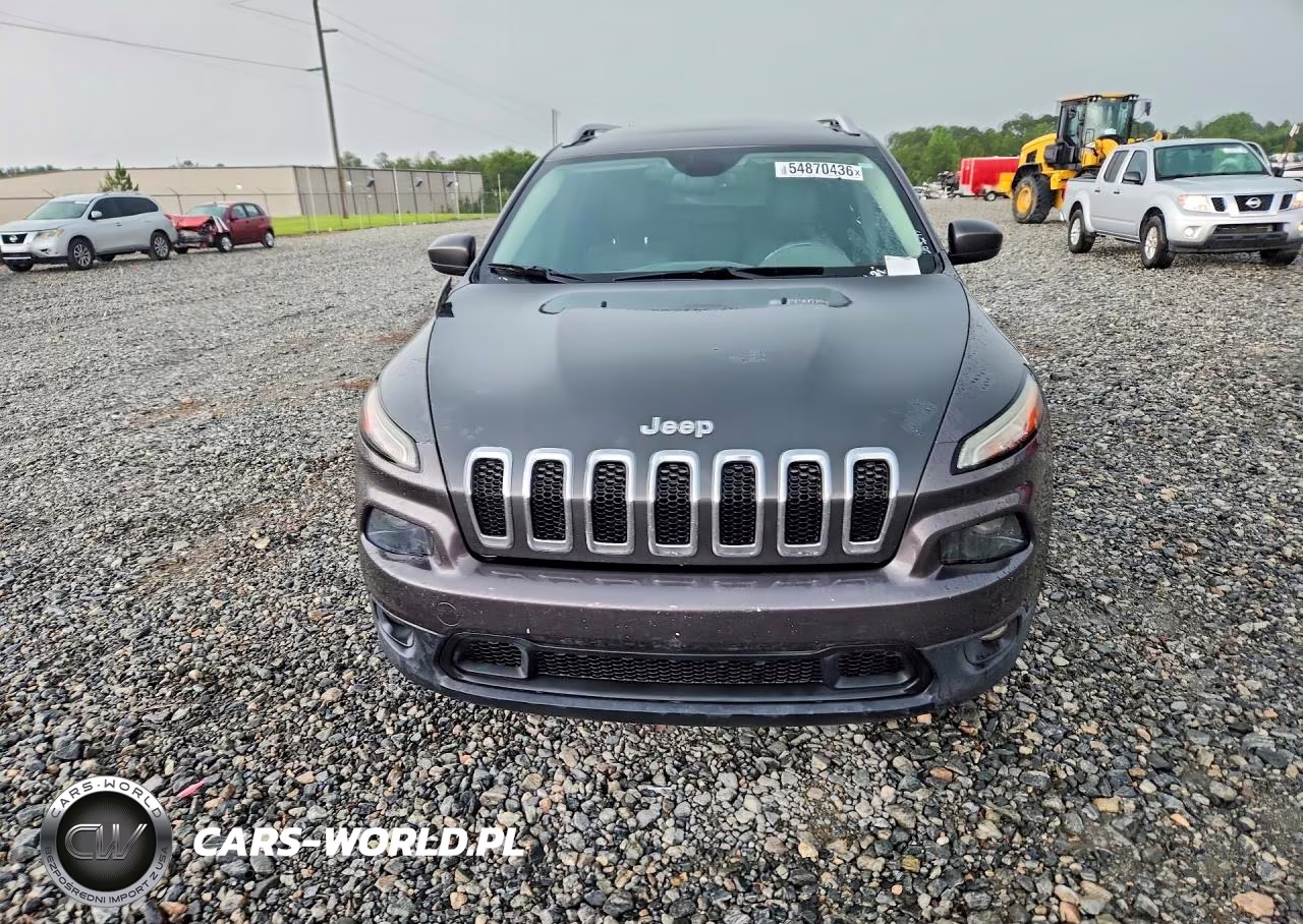 2015 Jeep Cherokee Latitude VIN:1C4PJLCS2FW631221 - 5