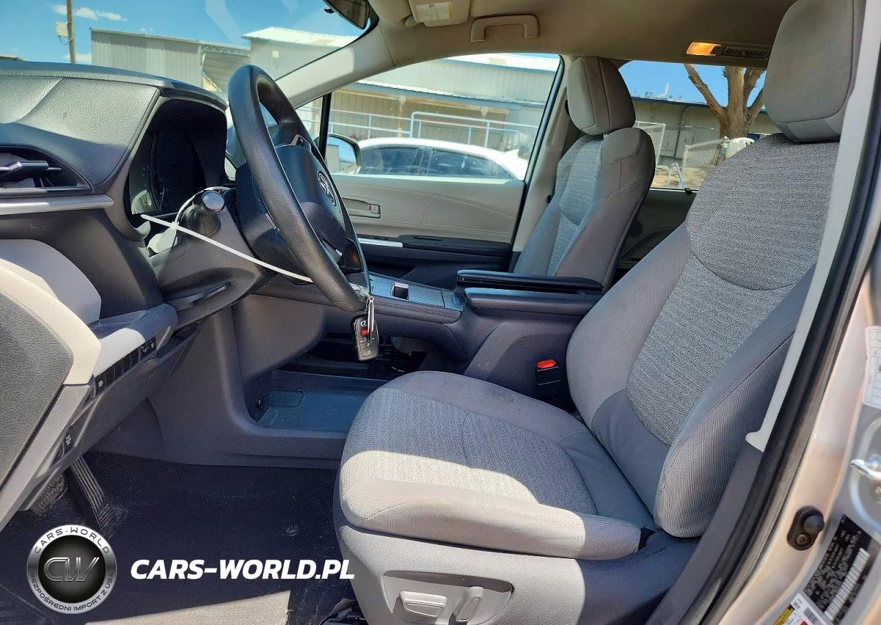 2021 Toyota Sienna Le VIN:5TDKRKEC3MS043554 - 7
