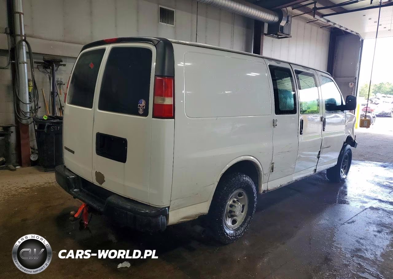 2008 Chevrolet Express G3500 VIN:1GCHG35KX81158314 - 3