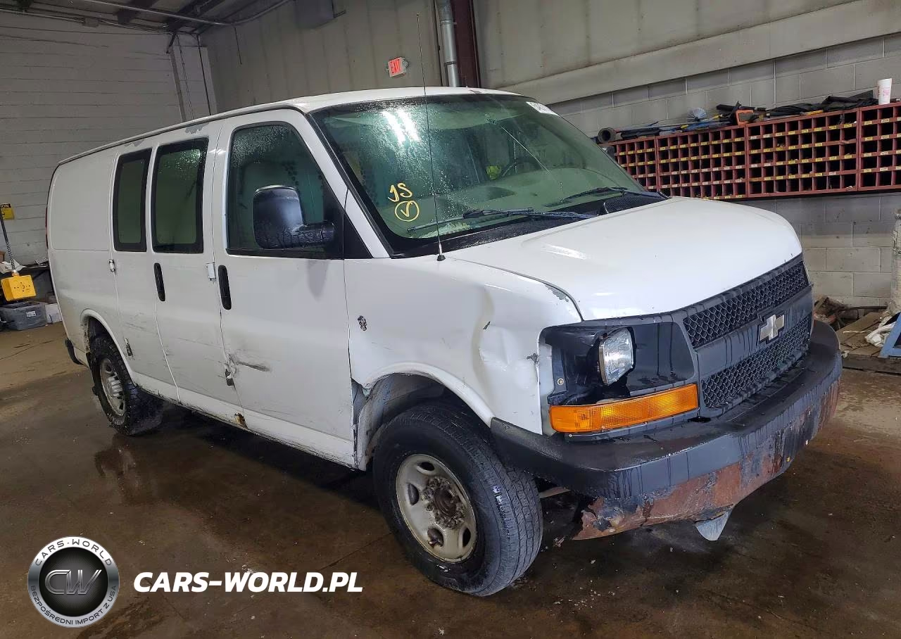 2008 Chevrolet Express G3500 VIN:1GCHG35KX81158314 - 4