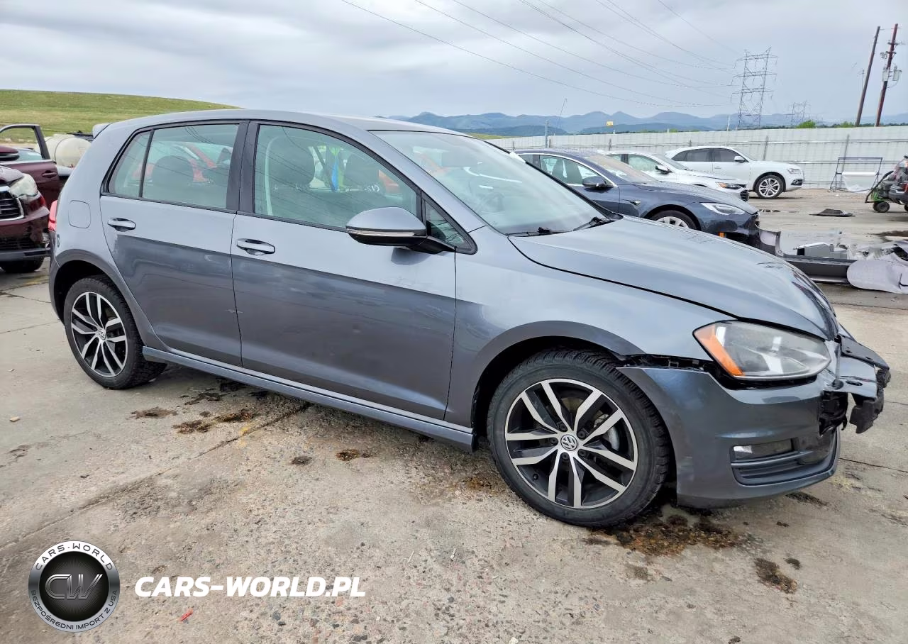2015 Volkswagen Golf VIN:3VW217AU8FM005367 - 4