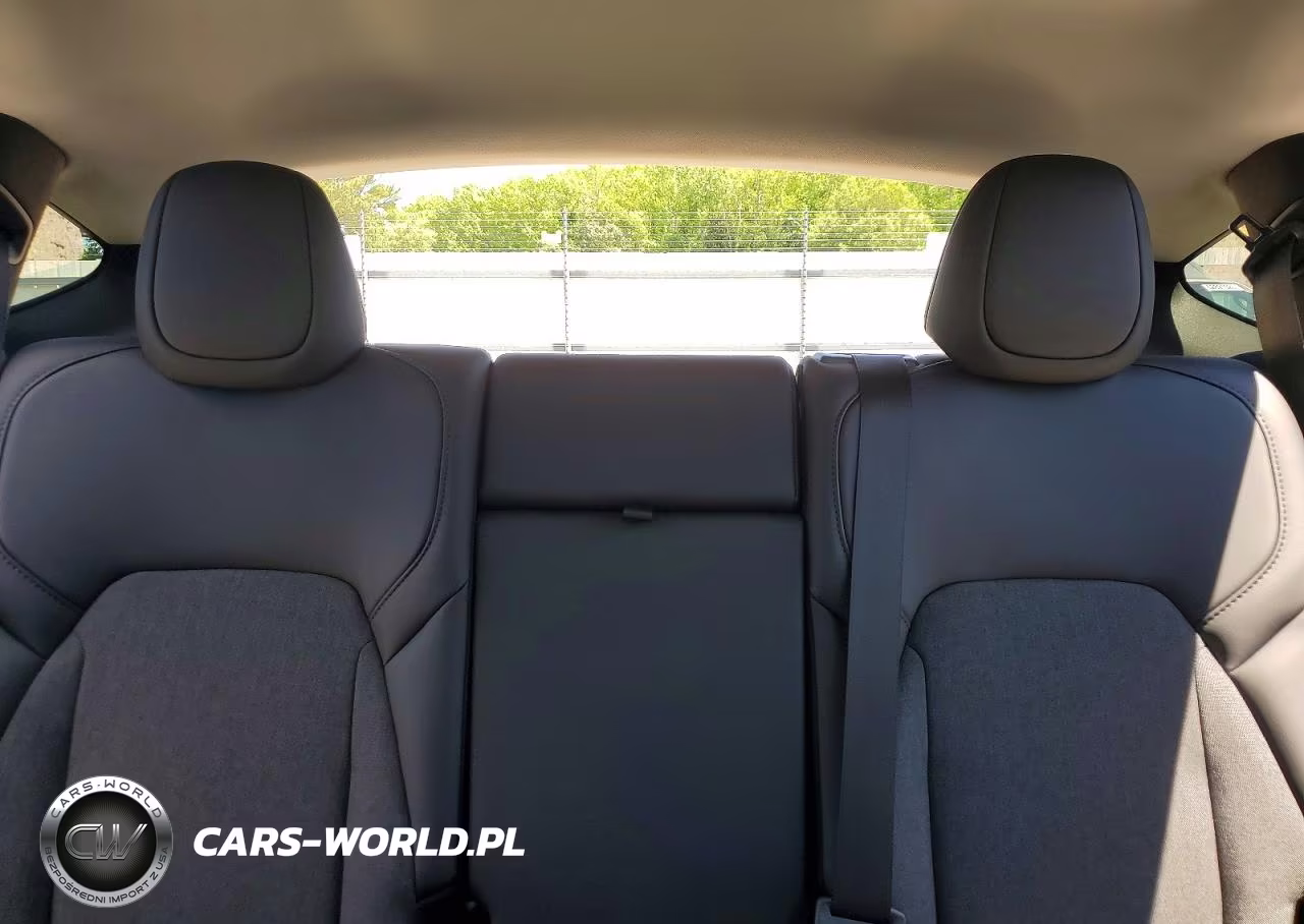2026 Tesla Model Y VIN:7SAYGDED1TA590068 - 10