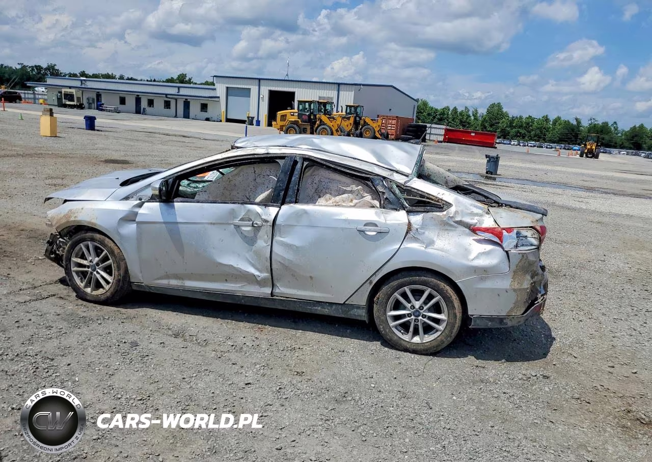 2017 Ford Focus Se VIN:1FADP3F20HL286794 - 2