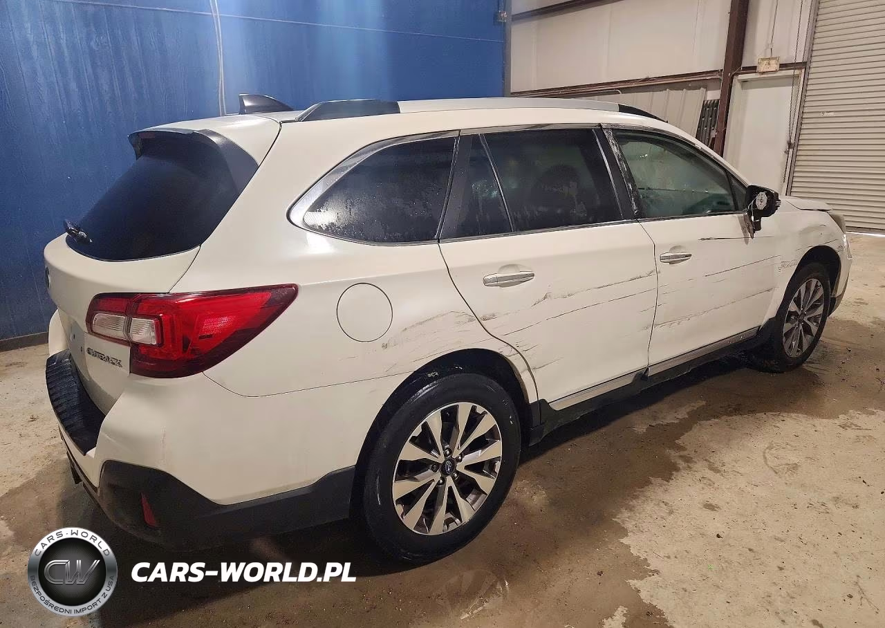 2019 Subaru Outback Touring VIN:4S4BSATC4K3255567 - 3