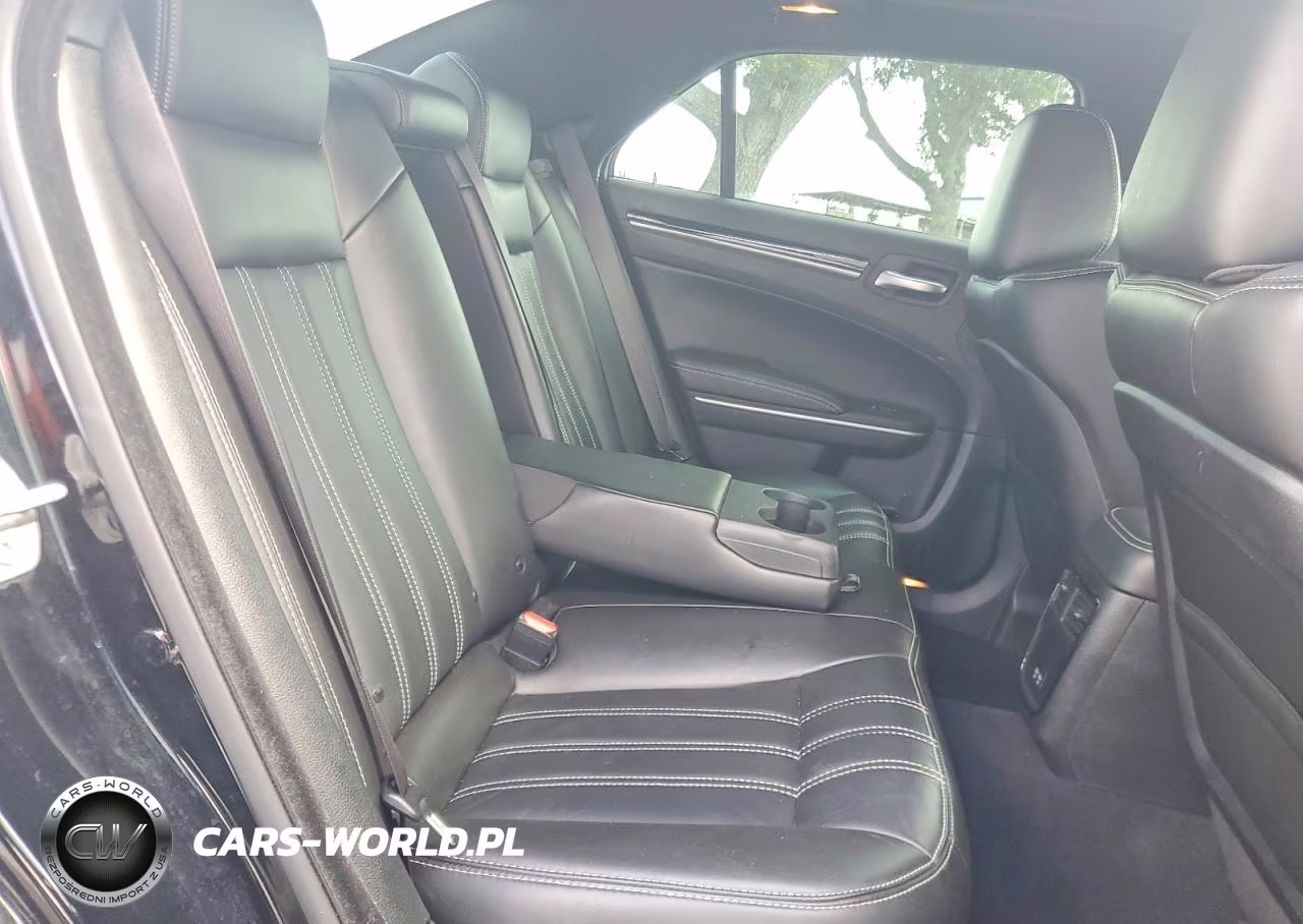 2023 Chrysler 300 S VIN:2C3CCABG6PH647002 - 10