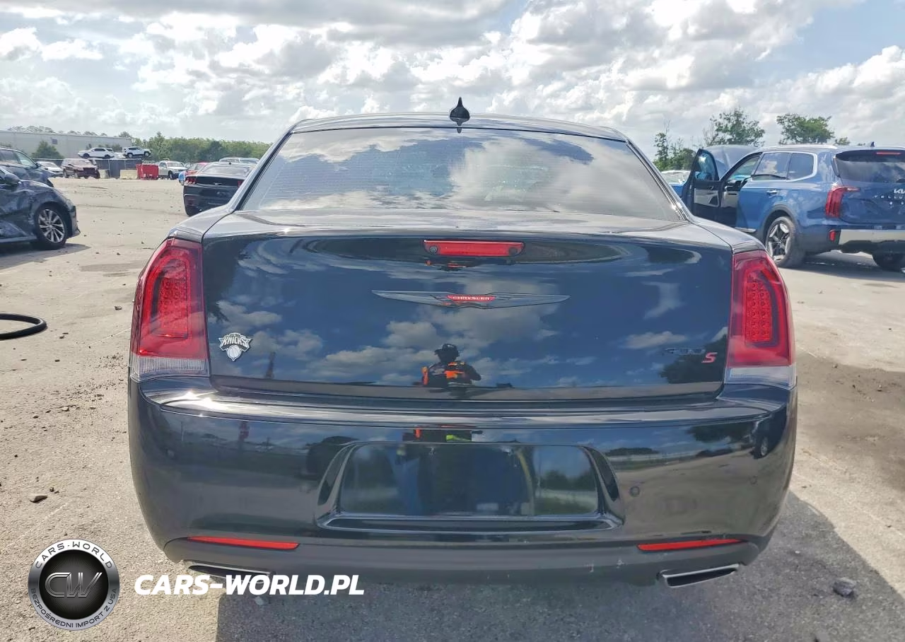 2023 Chrysler 300 S VIN:2C3CCABG6PH647002 - 6