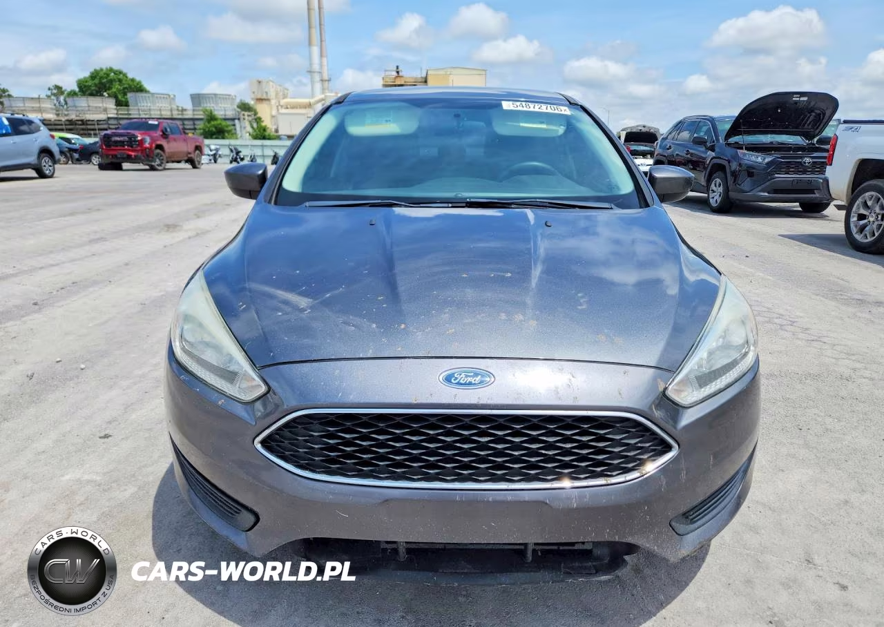 2018 Ford Focus Se VIN:1FADP3FE0JL321821 - 5