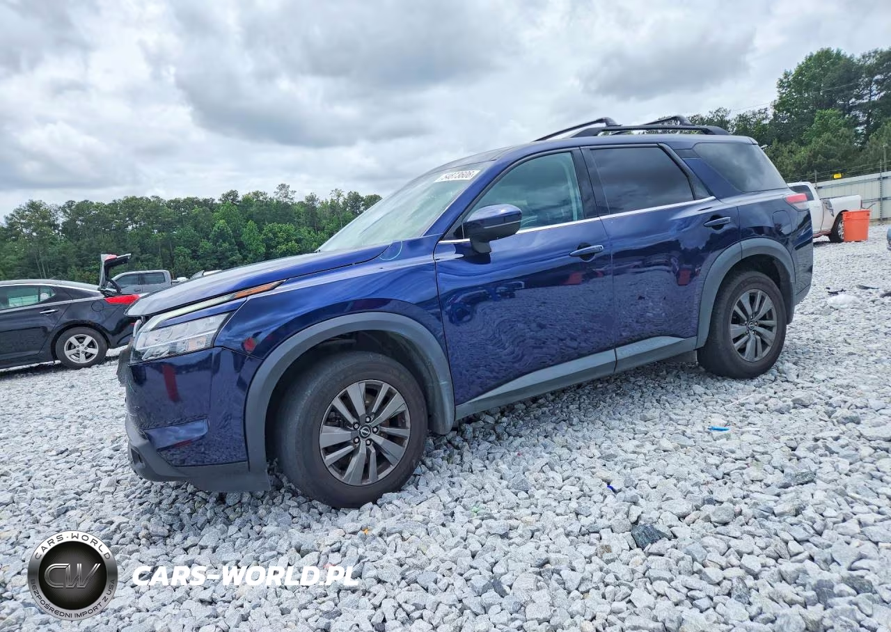 2022 Nissan Pathfinder Sv