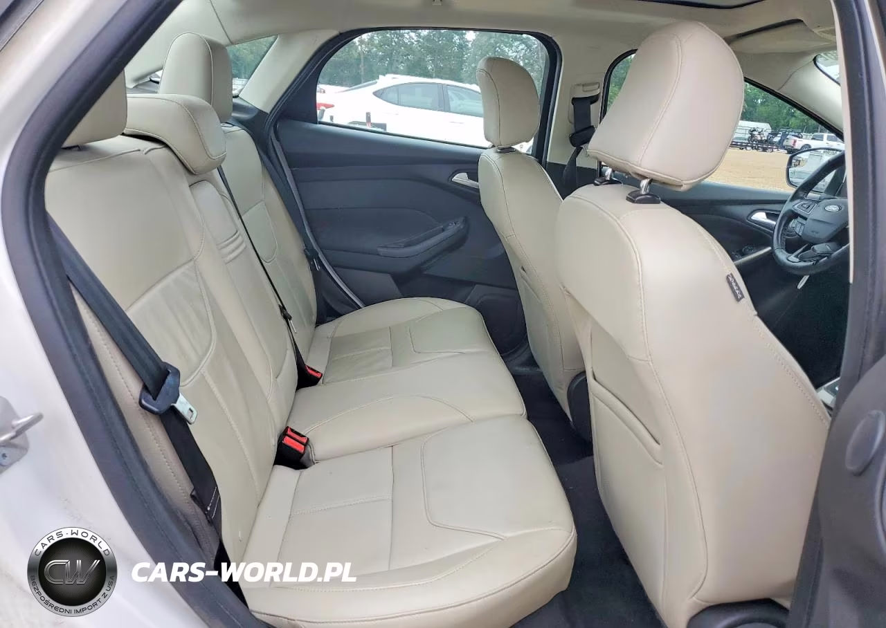 2016 Ford Focus Titanium VIN:1FADP3J27GL369208 - 10