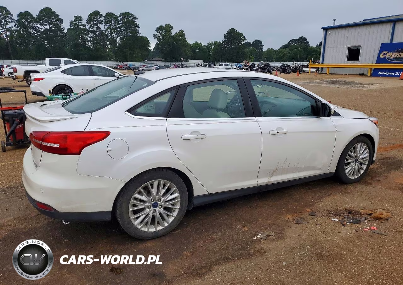 2016 Ford Focus Titanium VIN:1FADP3J27GL369208 - 3