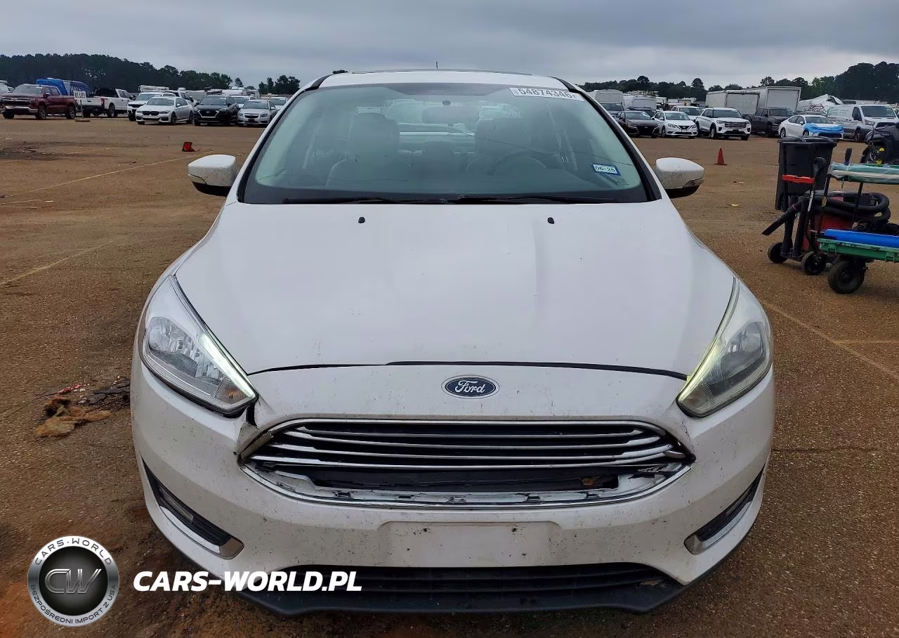 2016 Ford Focus Titanium VIN:1FADP3J27GL369208 - 5