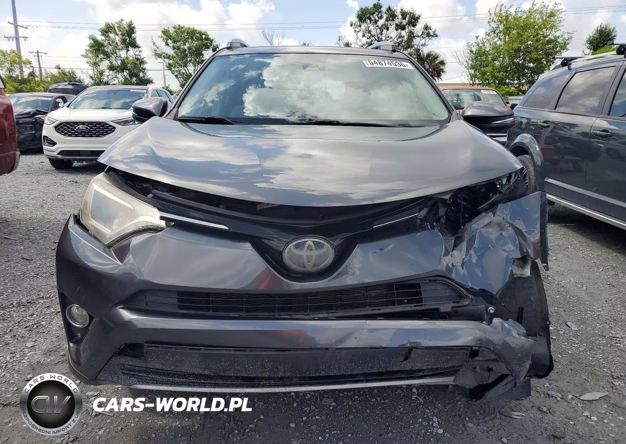 2018 Toyota Rav4 Xle VIN:JTMWFREV1JD109577 - 5