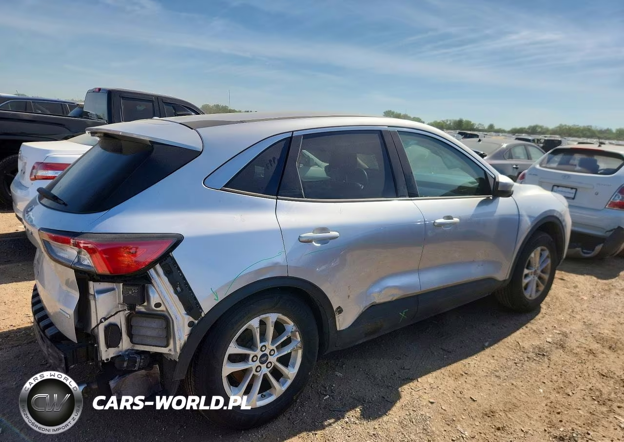 2020 Ford Escape Se VIN:1FMCU0G6XLUA85644 - 3