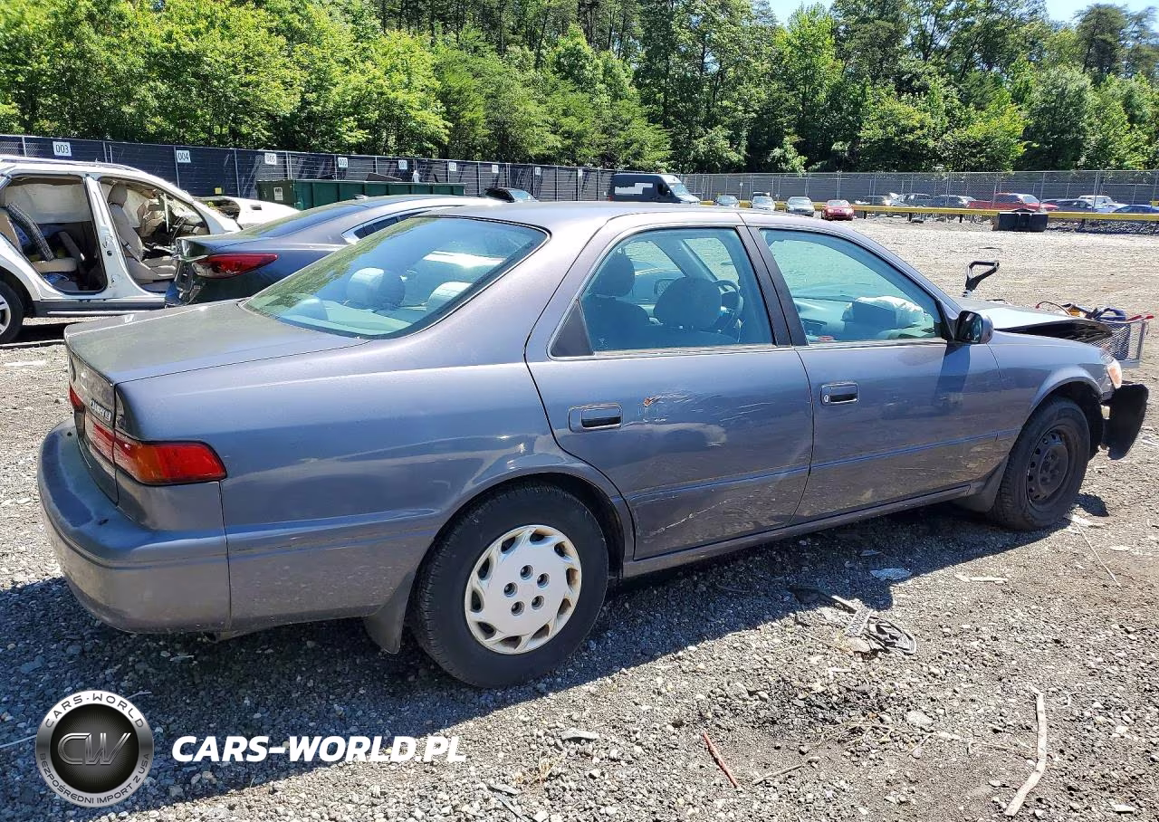 1999 Toyota Camry Le VIN:4T1BG22K4XU869116 - 3