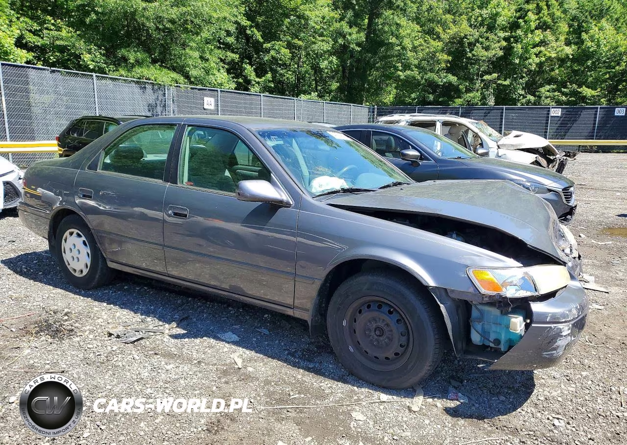 1999 Toyota Camry Le VIN:4T1BG22K4XU869116 - 4