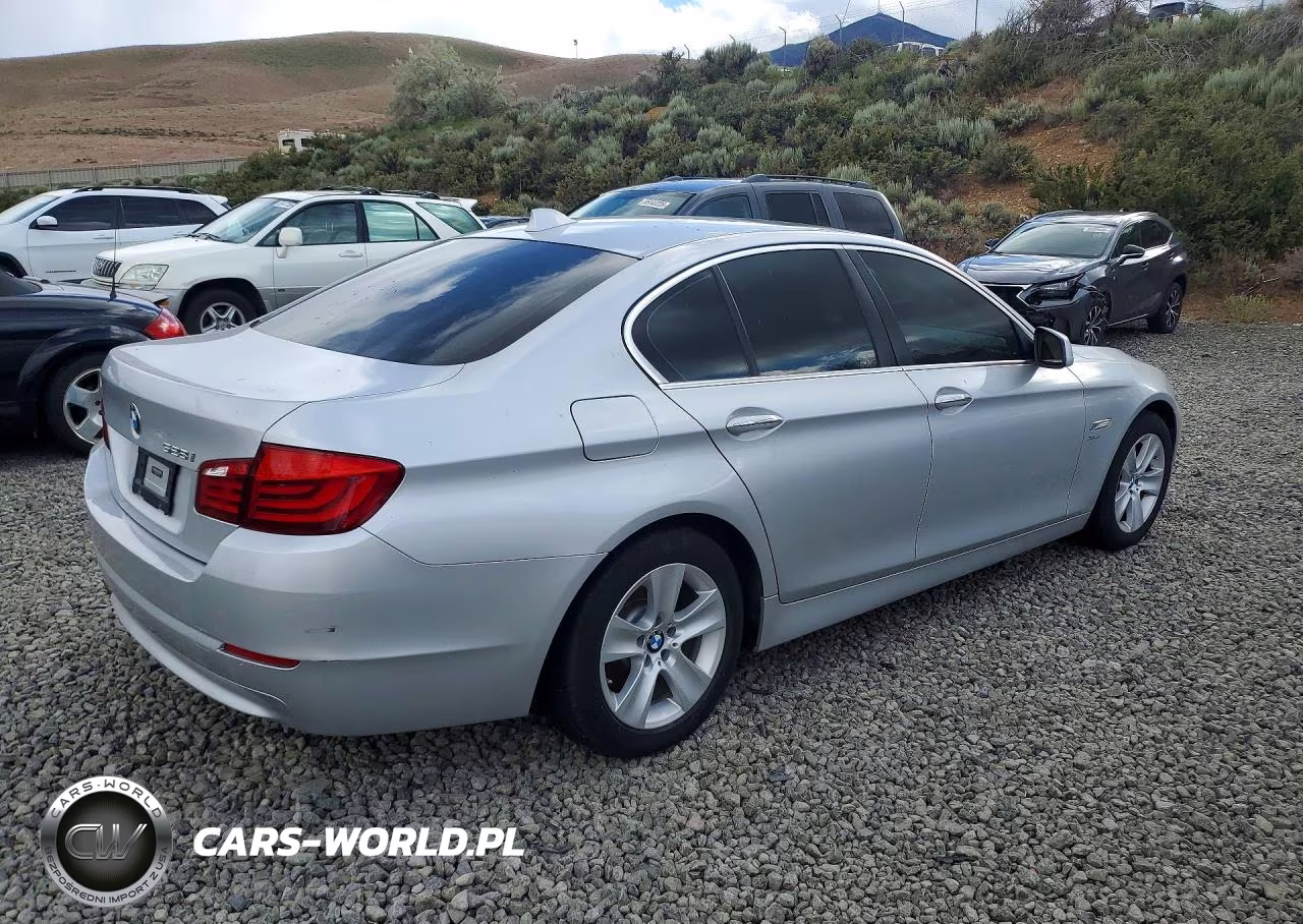 2012 BMW 528 Xi VIN:WBAXH5C53CDW02039 - 3