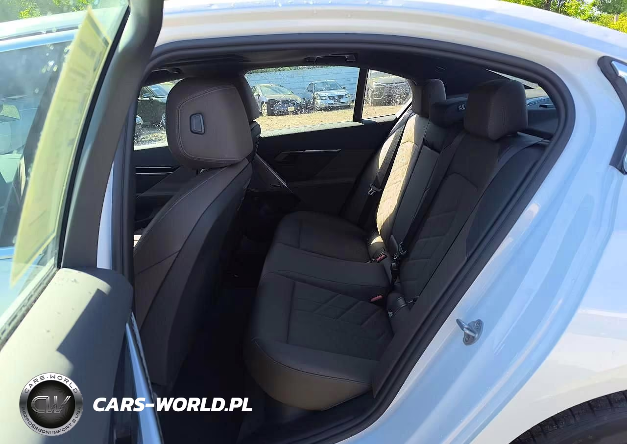 2026 BMW 530 Xi VIN:WBA53FJ01TCW71868 - 12