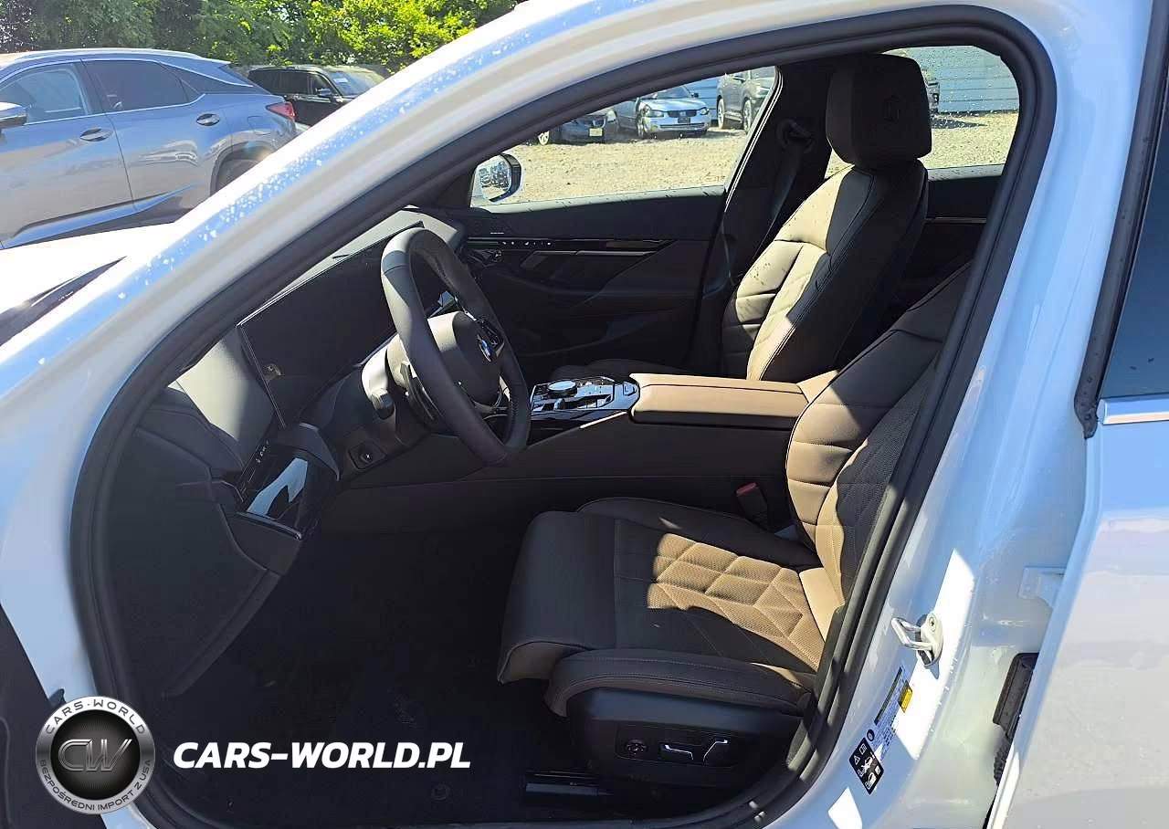 2026 BMW 530 Xi VIN:WBA53FJ01TCW71868 - 7