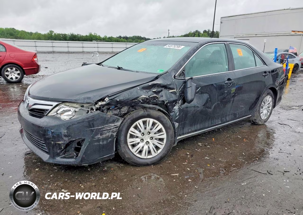 2014 Toyota Camry Le – zdjęcie 1 z 12
