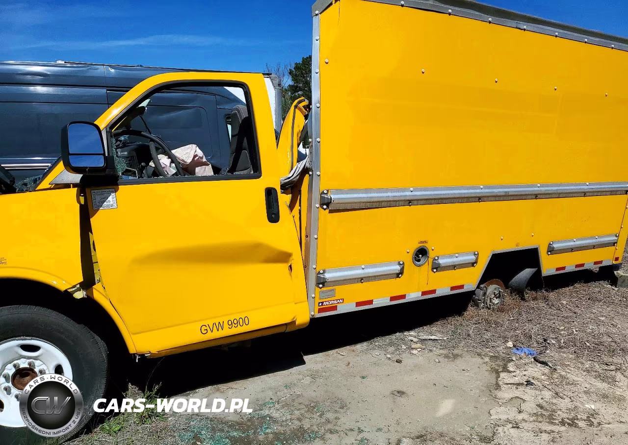 2021 GMC Savana Cutaway G3500 VIN:1GD07RFP7M1215925 - 10