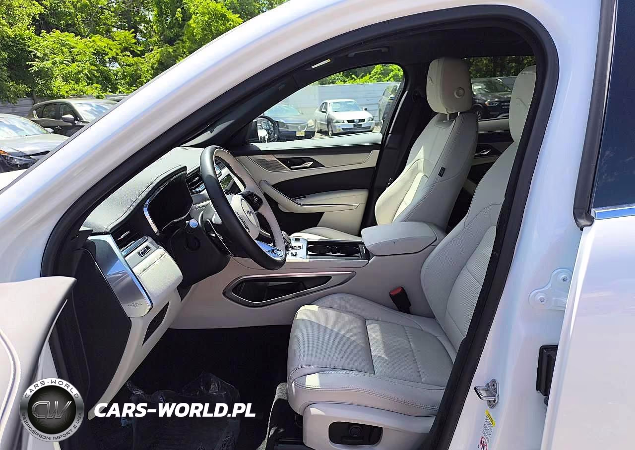 2025 Jaguar F-Pace R-Dynamic S VIN:SADCT2EX6SA753717 - 7