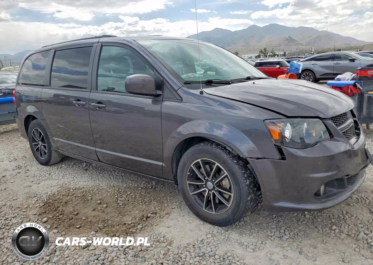 2018 Dodge Grand Caravan Gt VIN:2C4RDGEG1JR359942 - 4
