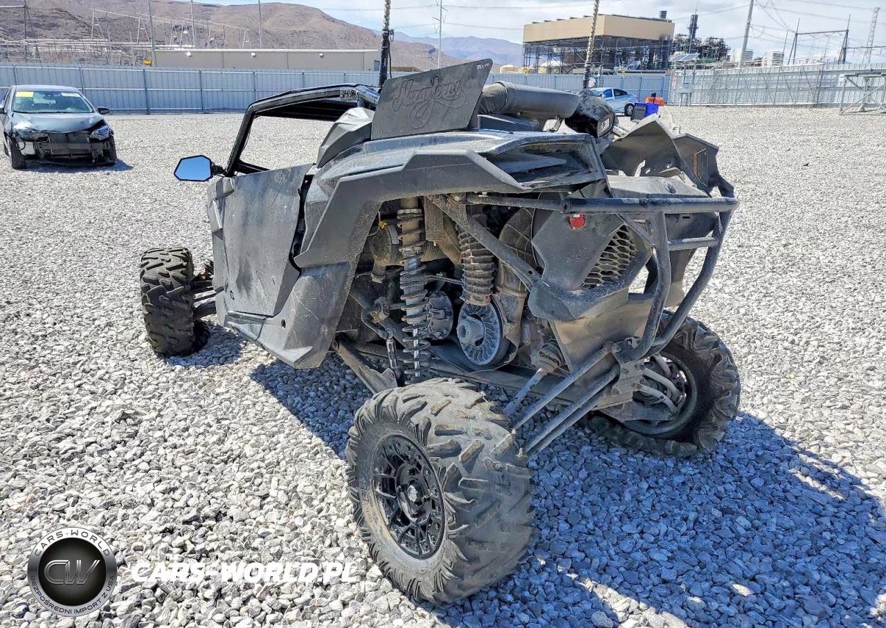 2017 Can-Am Maverick X3 Utility Vehicle VIN:3JBVXAW25HK002835 - 3