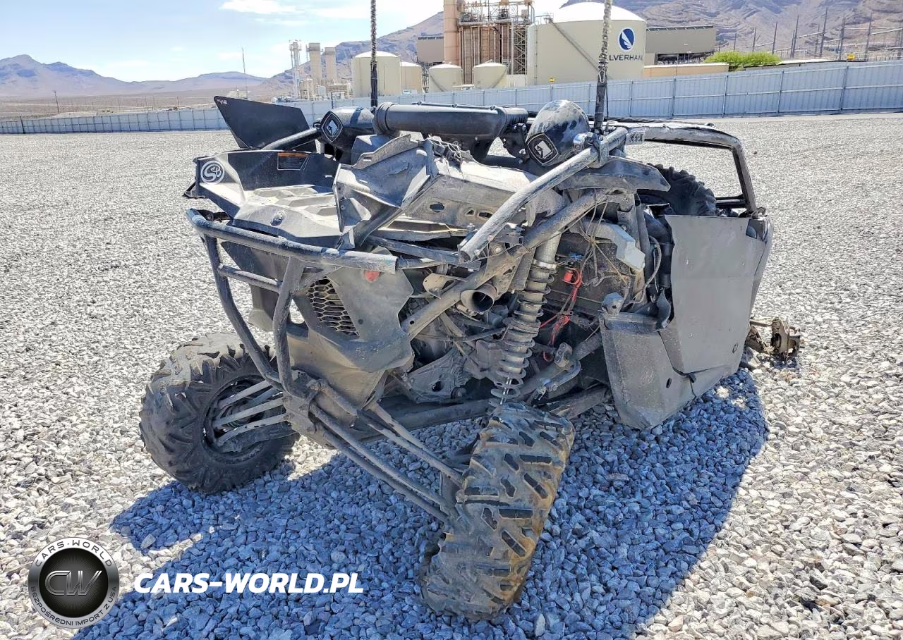 2017 Can-Am Maverick X3 Utility Vehicle VIN:3JBVXAW25HK002835 - 4