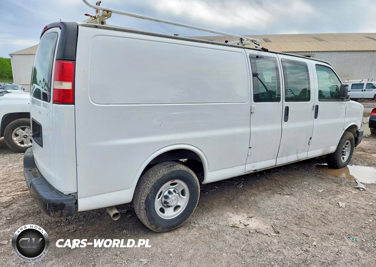2015 Chevrolet Express G2500 VIN:1GCWGGCF2F1211525 - 3