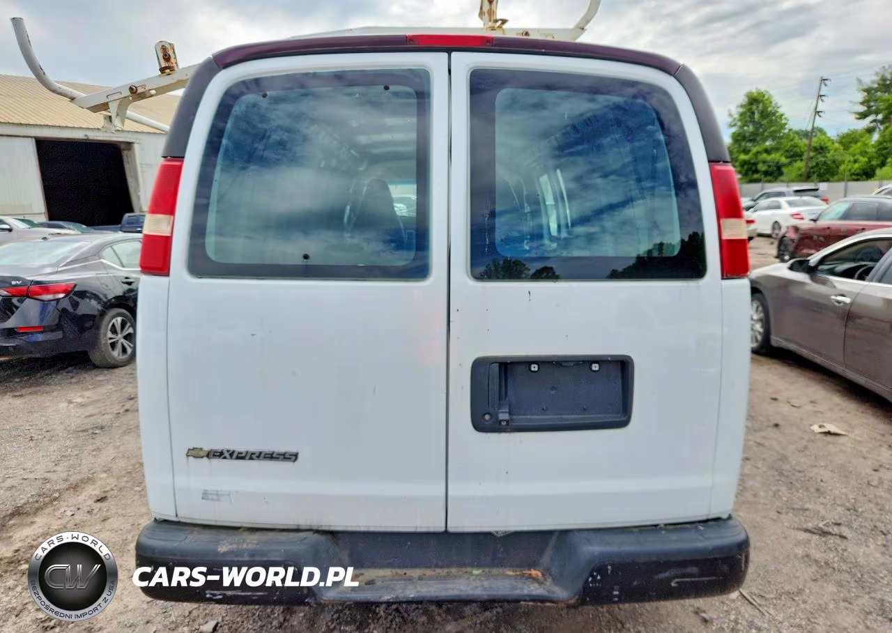 2015 Chevrolet Express G2500 VIN:1GCWGGCF2F1211525 - 6