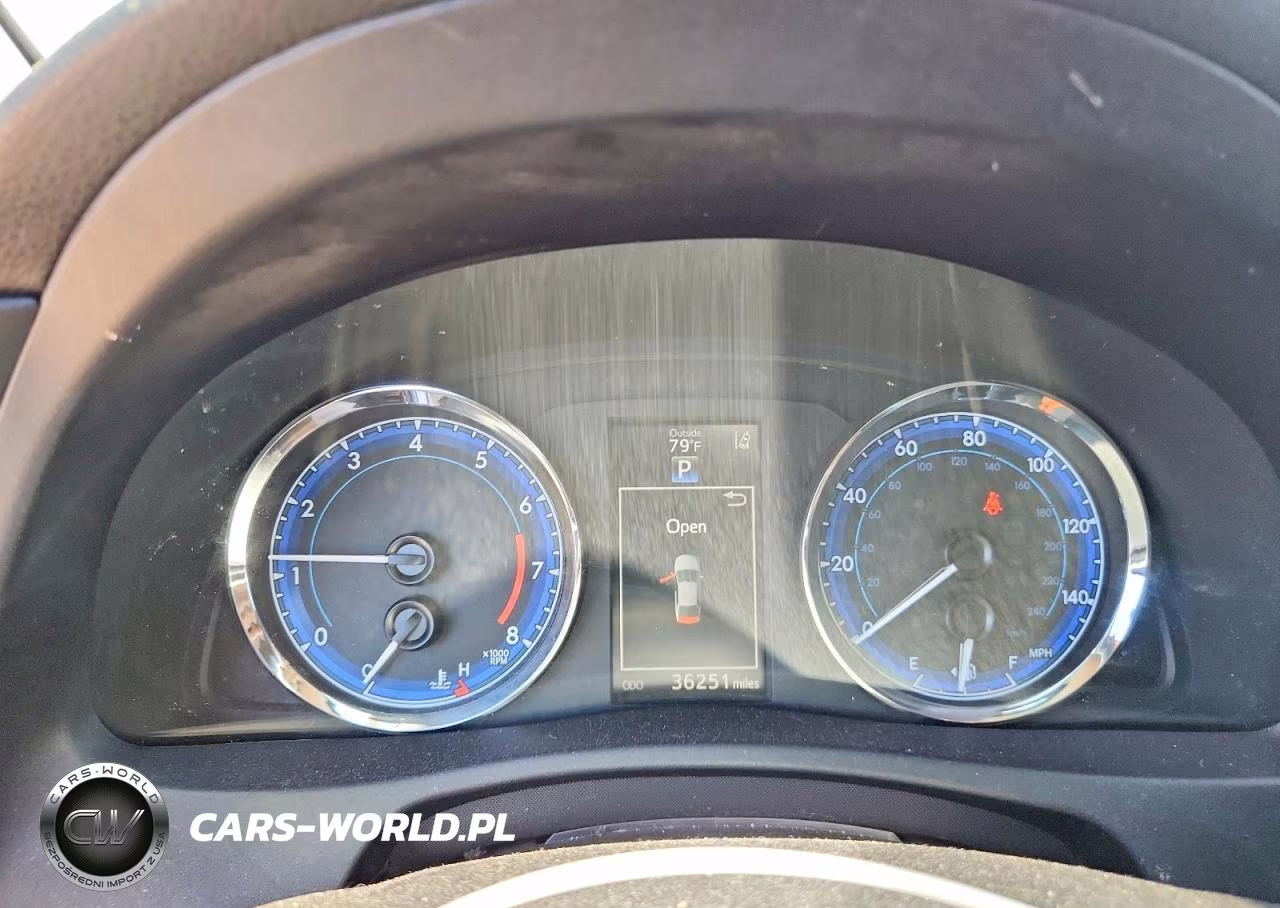 2018 Toyota Corolla Xse VIN:2T1BURHE4JC055513 - 9