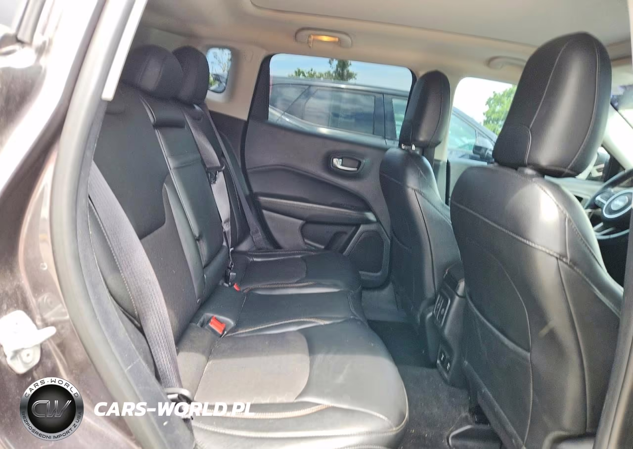 2018 Jeep Compass Latitude VIN:3C4NJDBB0JT246298 - 11