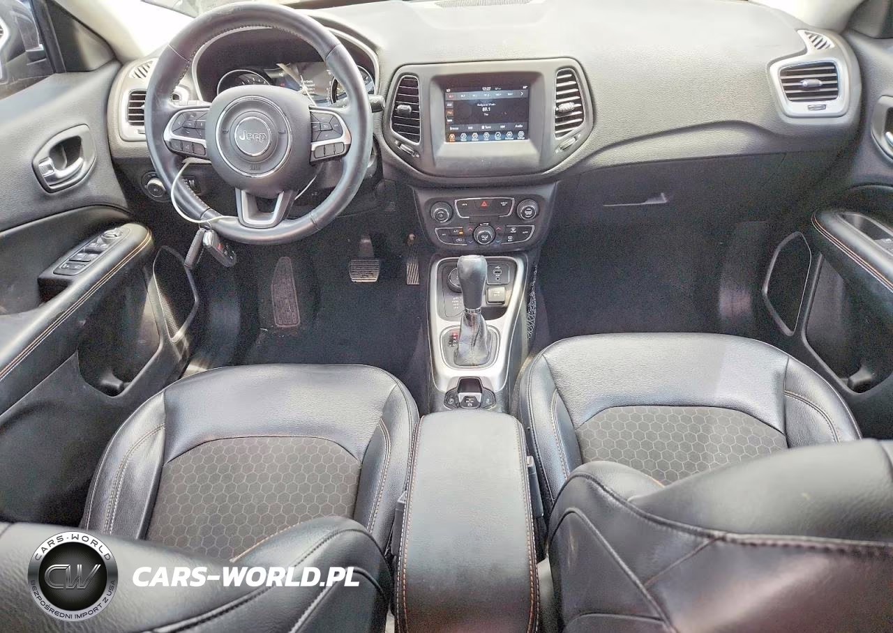 2018 Jeep Compass Latitude VIN:3C4NJDBB0JT246298 - 8