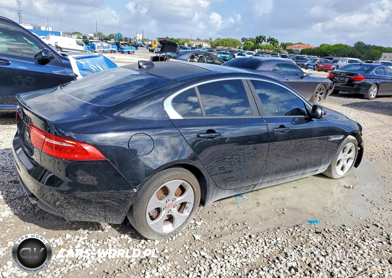 2017 Jaguar Xe VIN:SAJAR4BG5HA958845 - 3