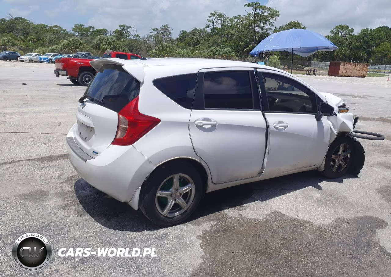 2015 Nissan Versa Note S Plus VIN:3N1CE2CP4FL448825 - 3