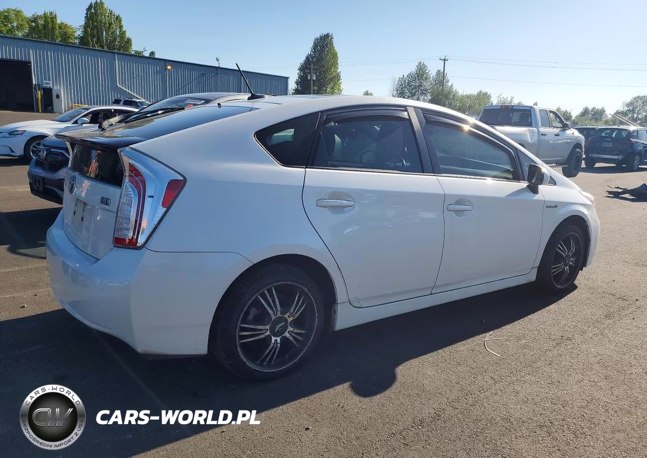 2013 Toyota Prius Four VIN:JTDKN3DU2D5599128 - 3
