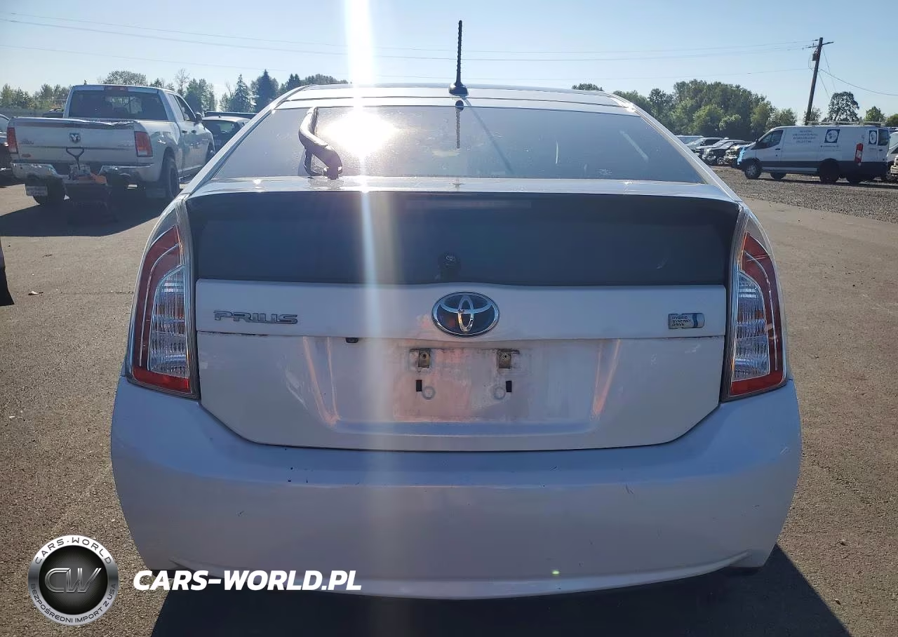 2013 Toyota Prius Four VIN:JTDKN3DU2D5599128 - 6