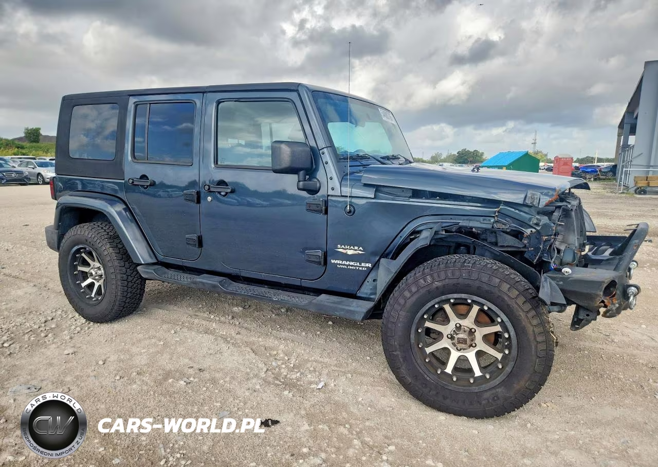 2008 Jeep Wrangler Unlimited Sahara VIN:1J4GA59118L595689 - 4