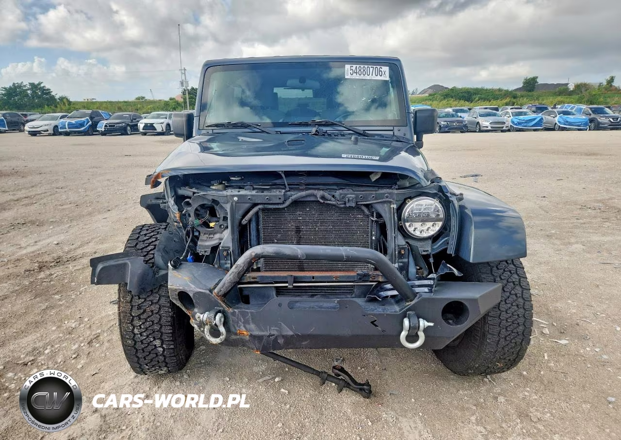 2008 Jeep Wrangler Unlimited Sahara VIN:1J4GA59118L595689 - 5