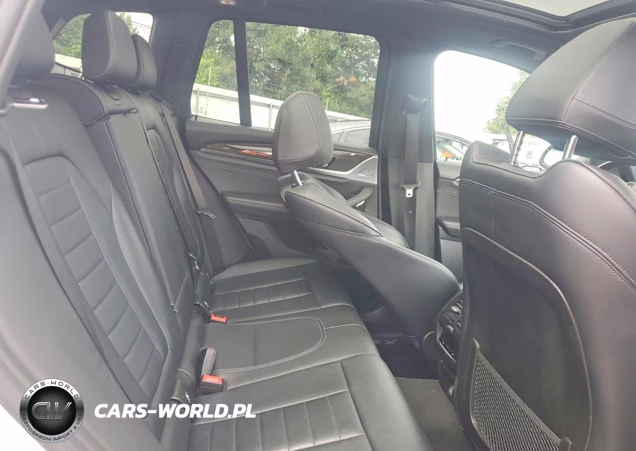 2018 BMW X3 xDrive30I VIN:5UXTR9C54JLD68021 - 11