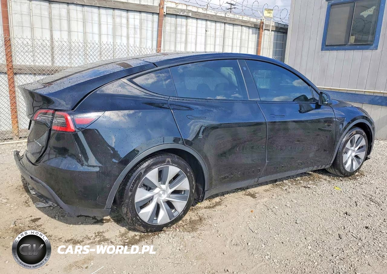 2021 Tesla Model Y VIN:5YJYGDEE3MF140450 - 3