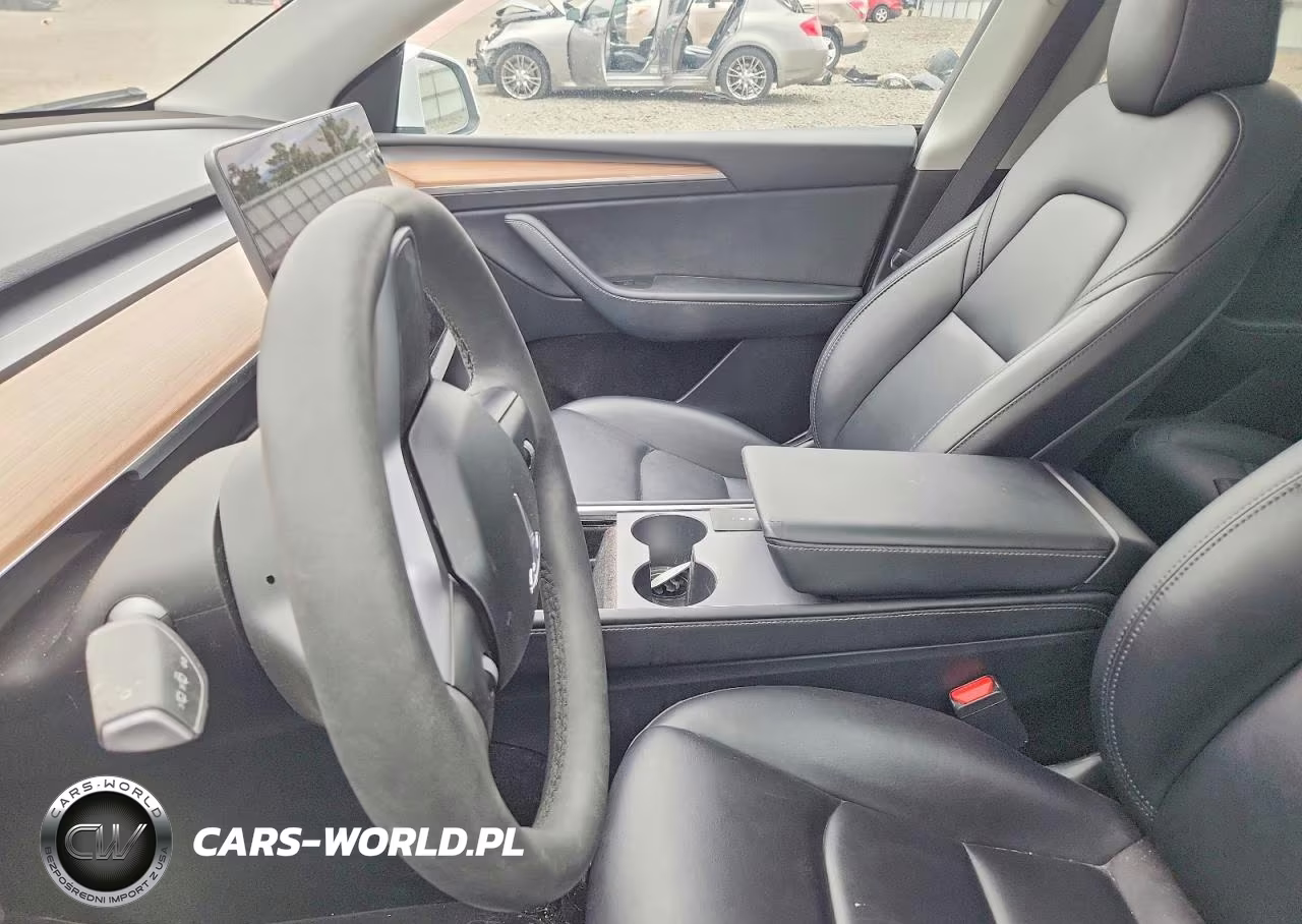 2023 Tesla Model Y VIN:7SAYGDEE2PF895726 - 9