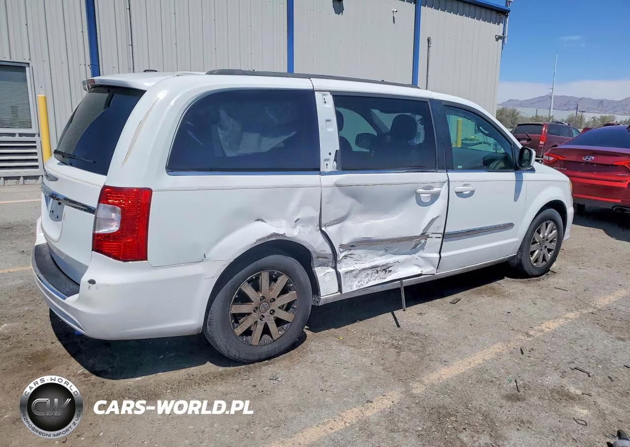 2015 Chrysler Town & Country Touring VIN:2C4RC1BG9FR522624 - 3