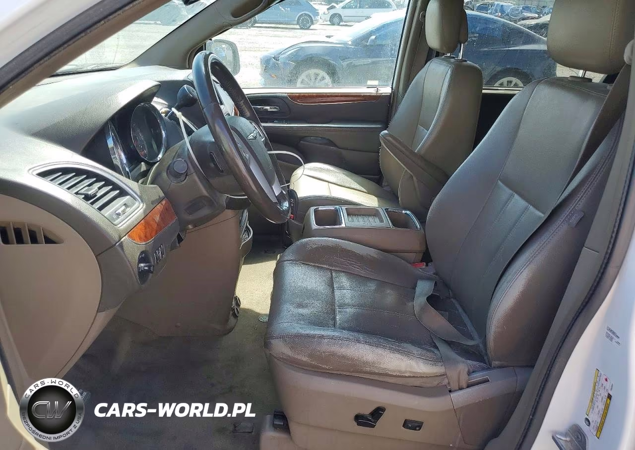 2015 Chrysler Town & Country Touring VIN:2C4RC1BG9FR522624 - 7