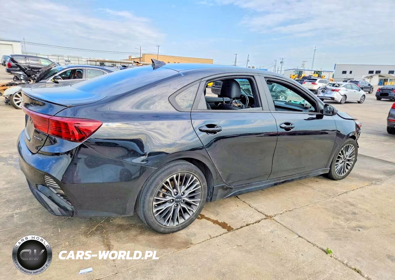 2023 Kia Forte Gt Line VIN:3KPF54AD7PE622777 - 3