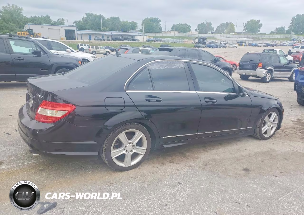 2011 Mercedes-Benz C 300 4Matic VIN:WDDGF8BB0BR157946 - 3
