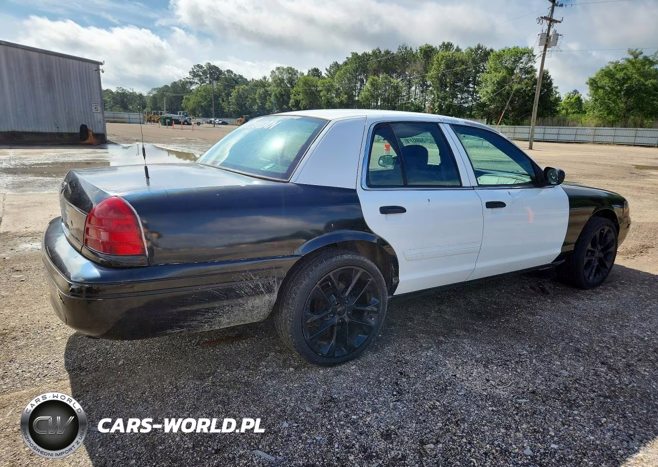 2009 Ford Crown Victoria Police Interceptor VIN:2FAHP71V99X112169 - 3