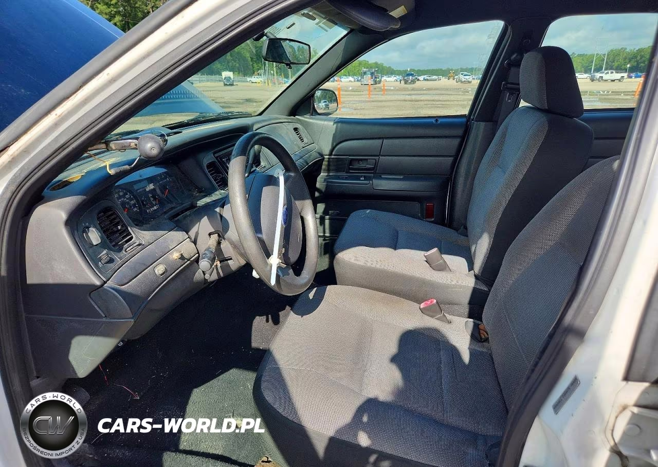 2009 Ford Crown Victoria Police Interceptor VIN:2FAHP71V99X112169 - 7
