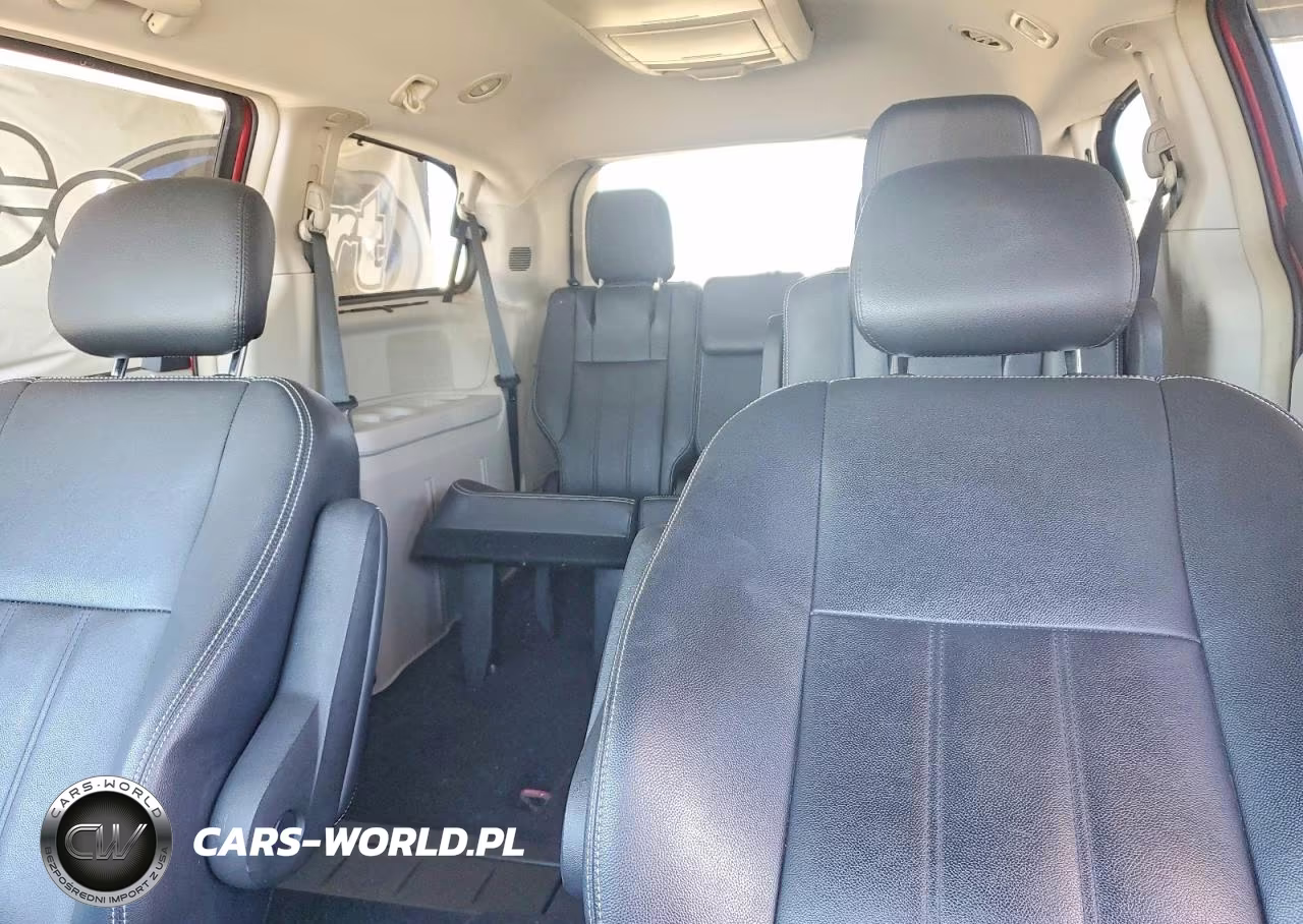 2016 Chrysler Town & Country Touring VIN:2C4RC1BG8GR239665 - 10