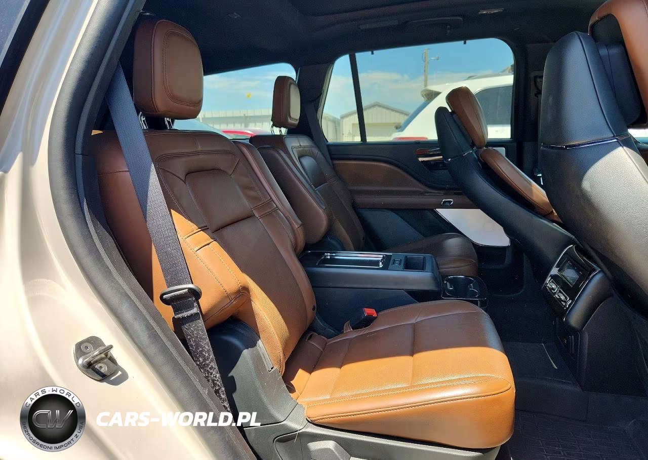 2021 Lincoln Aviator Reserve VIN:5LM5J7WC5MGL13922 - 10